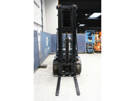 Dieselstapler 2011  Toyota 02-8FDF30 (8)