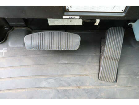 Elektro čtyřkolový VZV 2011  Yale ERP25VL (20)