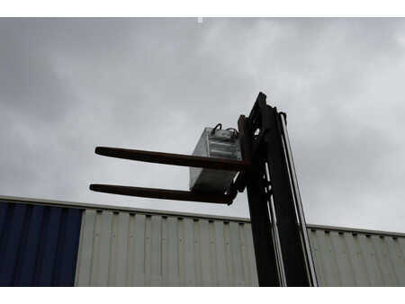 Elektro čtyřkolový VZV 2011  Yale ERP25VL (27)