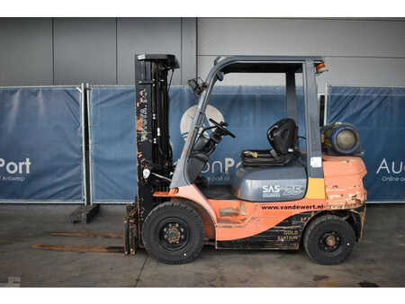 LPG Forklifts 2007  Toyota 42-7FGF25 (2)