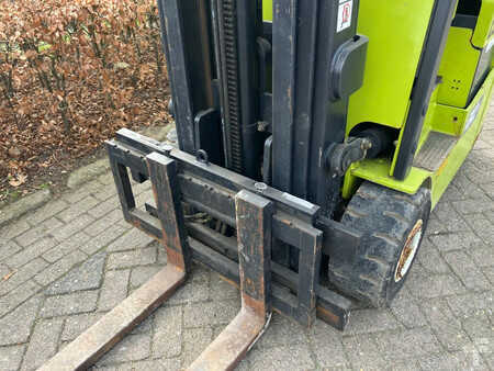 Carrelli elettrici 4 ruote 2006  Clark TMX15S (10)