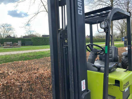 Carrelli elettrici 4 ruote 2006  Clark TMX15S (11)