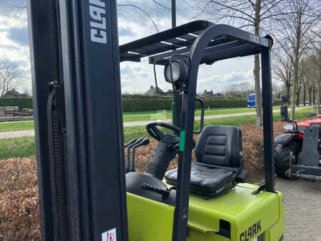 Carrelli elettrici 4 ruote 2006  Clark TMX15S (13)