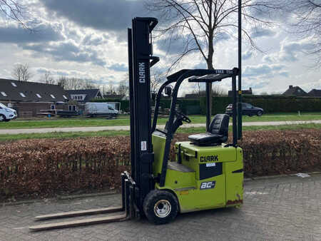 Carrelli elettrici 4 ruote 2006  Clark TMX15S (3)
