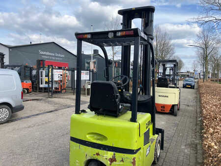 Carrelli elettrici 4 ruote 2006  Clark TMX15S (7)