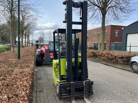Carrelli elettrici 4 ruote 2006  Clark TMX15S (8)