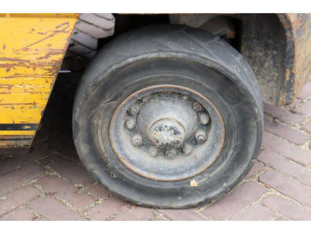 Diesel truck - Toyota 3FD25 (13)