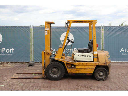 Diesel truck - Toyota 3FD25 (2)