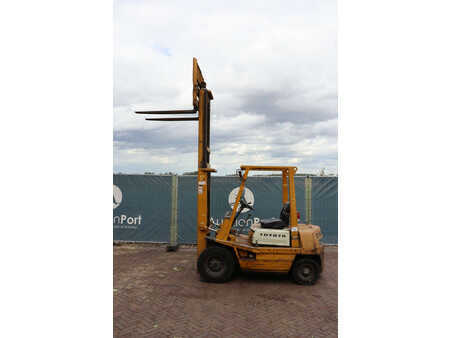 Diesel truck - Toyota 3FD25 (37)