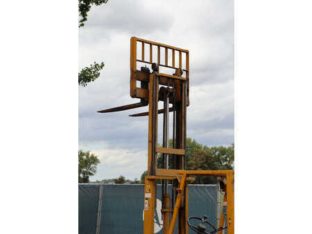 Diesel truck - Toyota 3FD25 (39)