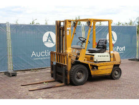 Diesel truck - Toyota 3FD25 (9)