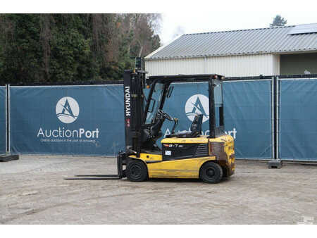 Electric - 4 wheels 2009  Hyundai 18B-7 (3)