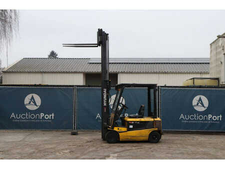 Electric - 4 wheels 2009  Hyundai 18B-7 (34)