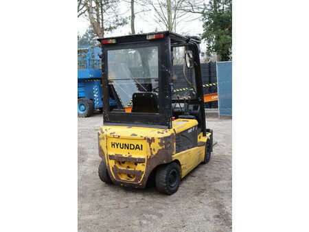 Electric - 4 wheels 2009  Hyundai 18B-7 (6)