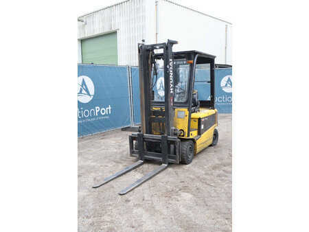 Electric - 4 wheels 2009  Hyundai 18B-7 (9)