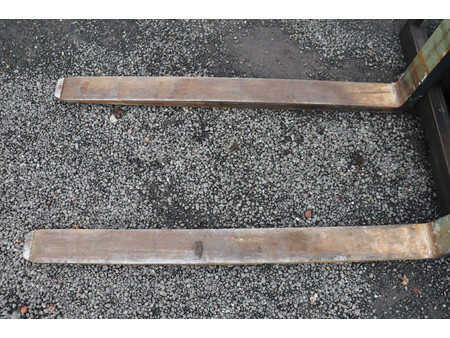 Dieseltrukki 2003  Hyster H3.00XM (11)