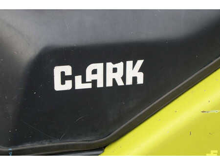 LPG heftrucks 2019  Clark S30L (17)