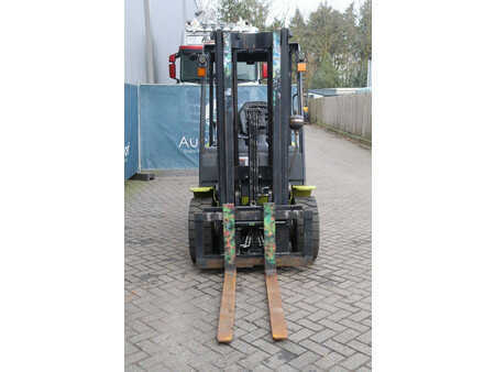 LPG heftrucks 2019  Clark S30L (8)