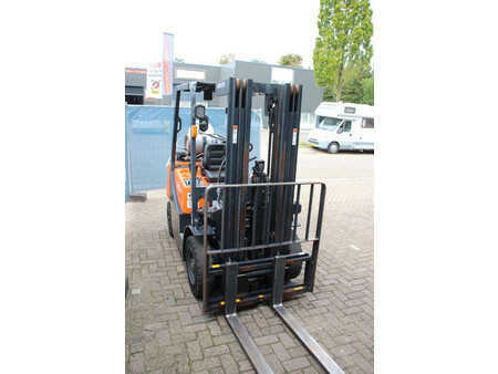 Chariots élévateurs GPL 2018  Doosan G20GP (6)