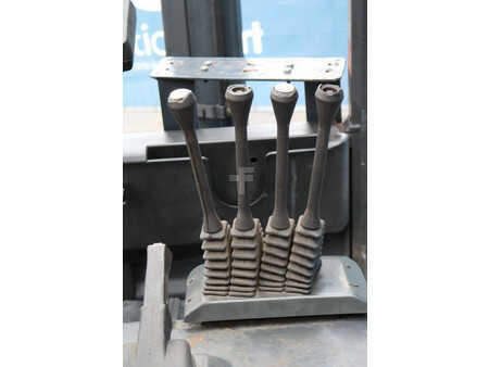 Carrelli elettrici 4 ruote 1998  Still R60-40 (21)