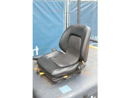 Carrelli elettrici 4 ruote 1998  Still R60-40 (24)