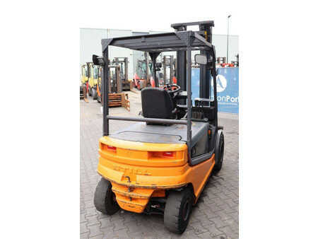 Carrelli elettrici 4 ruote 1998  Still R60-40 (5)