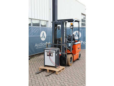 Sähkö - 4 pyör 2009  Heli CPD15 (9)