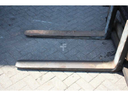 Dieselový VZV 2005  Clark CMP50SD (11)