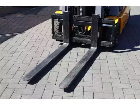 El Truck - 4-hjul 2025  Jungheinrich EFG 316k (10)