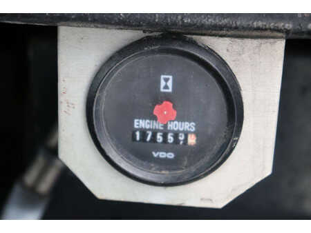 Terminálový traktor 2008  MOL YM 180/4X2 (23)