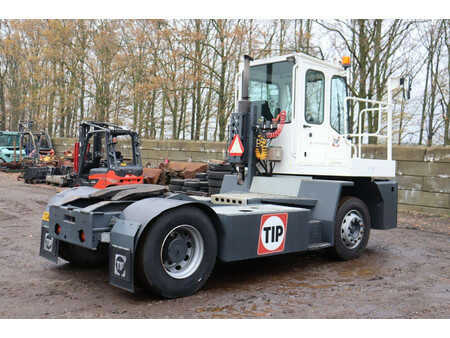 Terminálový traktor 2008  MOL YM 180/4X2 (6)