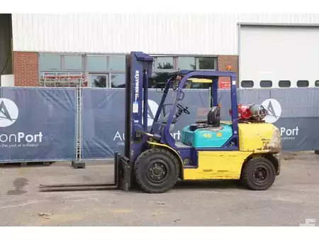 Wózki gazowe 1999  Komatsu FG45T-7 (1)