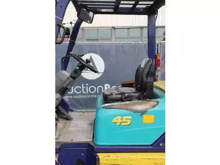 Wózki gazowe 1999  Komatsu FG45T-7 (24)