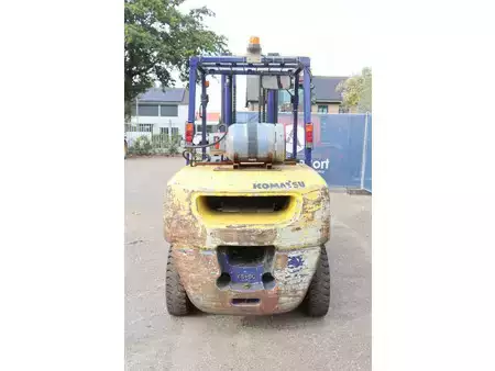 Wózki gazowe 1999  Komatsu FG45T-7 (5)
