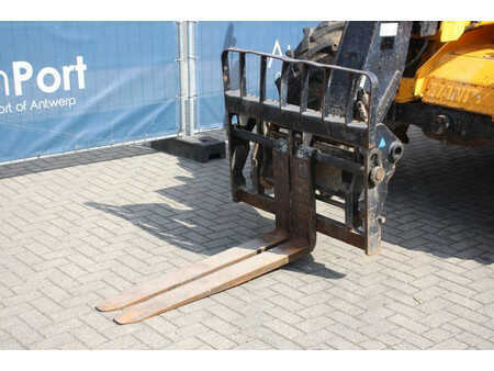 Sollevatori telescopici rigidi 2013  Manitou MT932 (9)