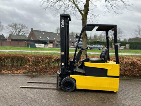 4-wiel elektrische heftrucks 2004  Yale ERP20ATF (1)