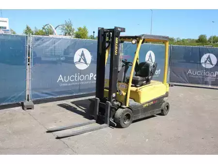 Electric - 4 wheels 2017  Hyster J2.0XNT LWB (8)