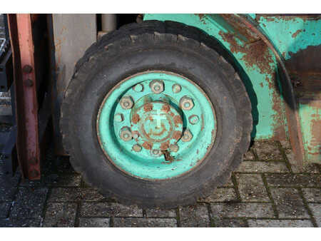 Chariots élévateurs diesel 1992  Mitsubishi FD20 (16)