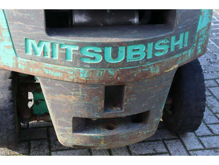 Chariots élévateurs diesel 1992  Mitsubishi FD20 (19)