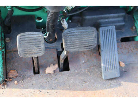 Chariots élévateurs diesel 1992  Mitsubishi FD20 (24)