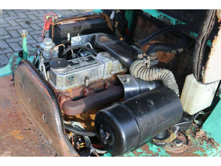 Chariots élévateurs diesel 1992  Mitsubishi FD20 (30)