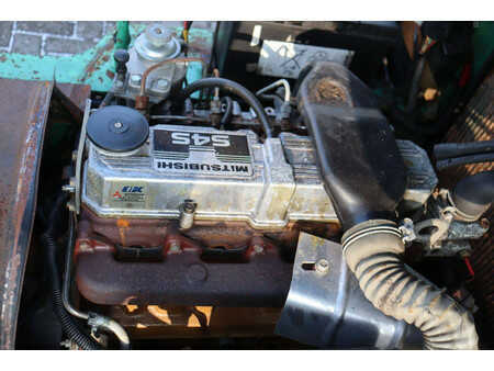 Chariots élévateurs diesel 1992  Mitsubishi FD20 (31)