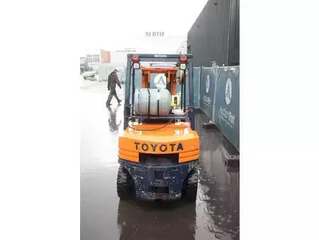 Treibgasstapler 1993  Toyota 42 5FGF25 (4)