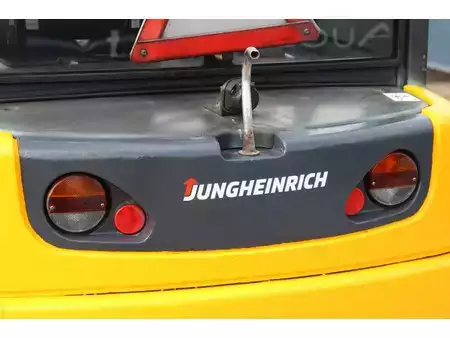 Eléctrico - 4 rodas - Jungheinrich EFG 540 (18)