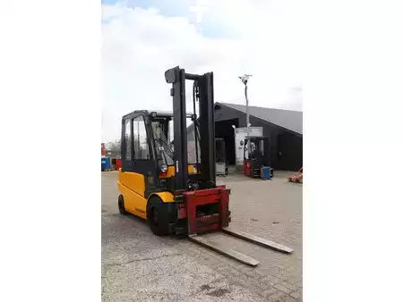 Eléctrico - 4 rodas - Jungheinrich EFG 540 (7)