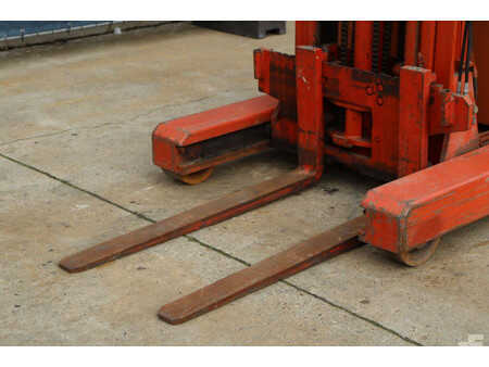 Retráctil 1979  BT BTRT 1350/9 (10)