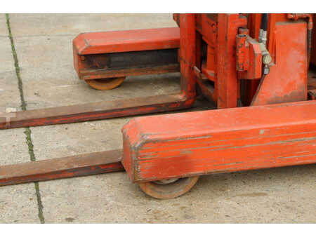 Retráctil 1979  BT BTRT 1350/9 (12)