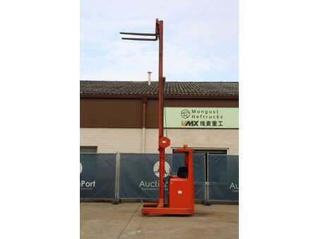 Retráctil 1979  BT BTRT 1350/9 (27)