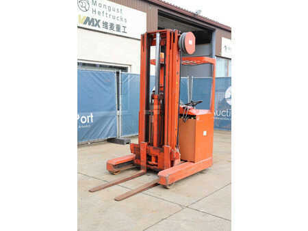 Retráctil 1979  BT BTRT 1350/9 (9)