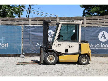 Diesel heftrucks 1999  Yale GDP25RF (1)
